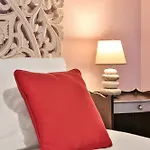 Hotel Logis Hotel-restaurant Les Voyageurs