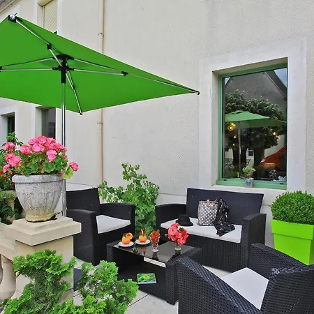 Hotel Logis Hotel-restaurant Les Voyageurs