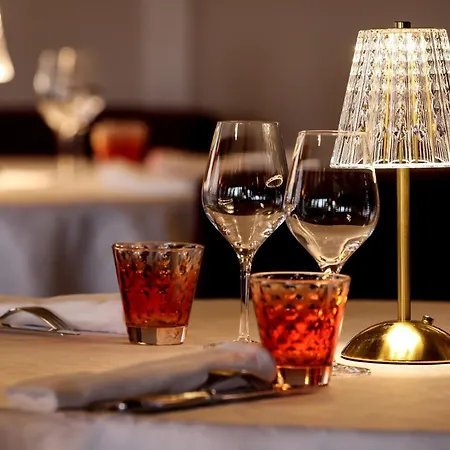 Hotel Logis Hotel-restaurant Les Voyageurs