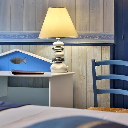 Hotel Logis Hotel-restaurant Les Voyageurs La Coquille