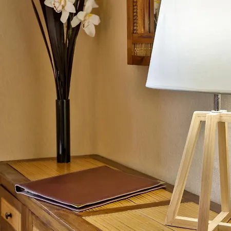 Logis Hotel-restaurant Les Voyageurs La Coquille