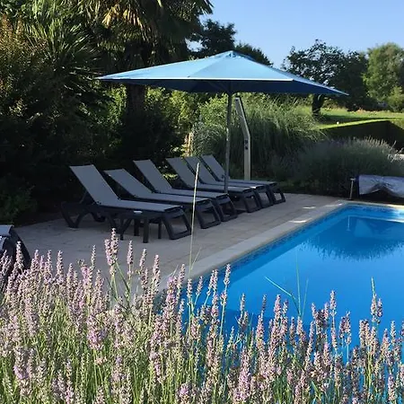 Logis Hotel-restaurant Les Voyageurs 3* La Coquille