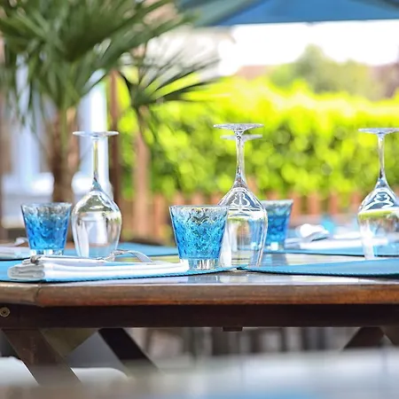 Logis Hotel-restaurant Les Voyageurs