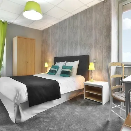 Logis Hotel-restaurant Les Voyageurs