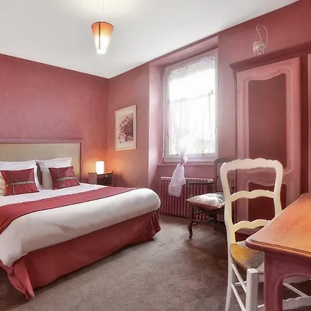 ホテル Logis Hotel-restaurant Les Voyageurs 3*